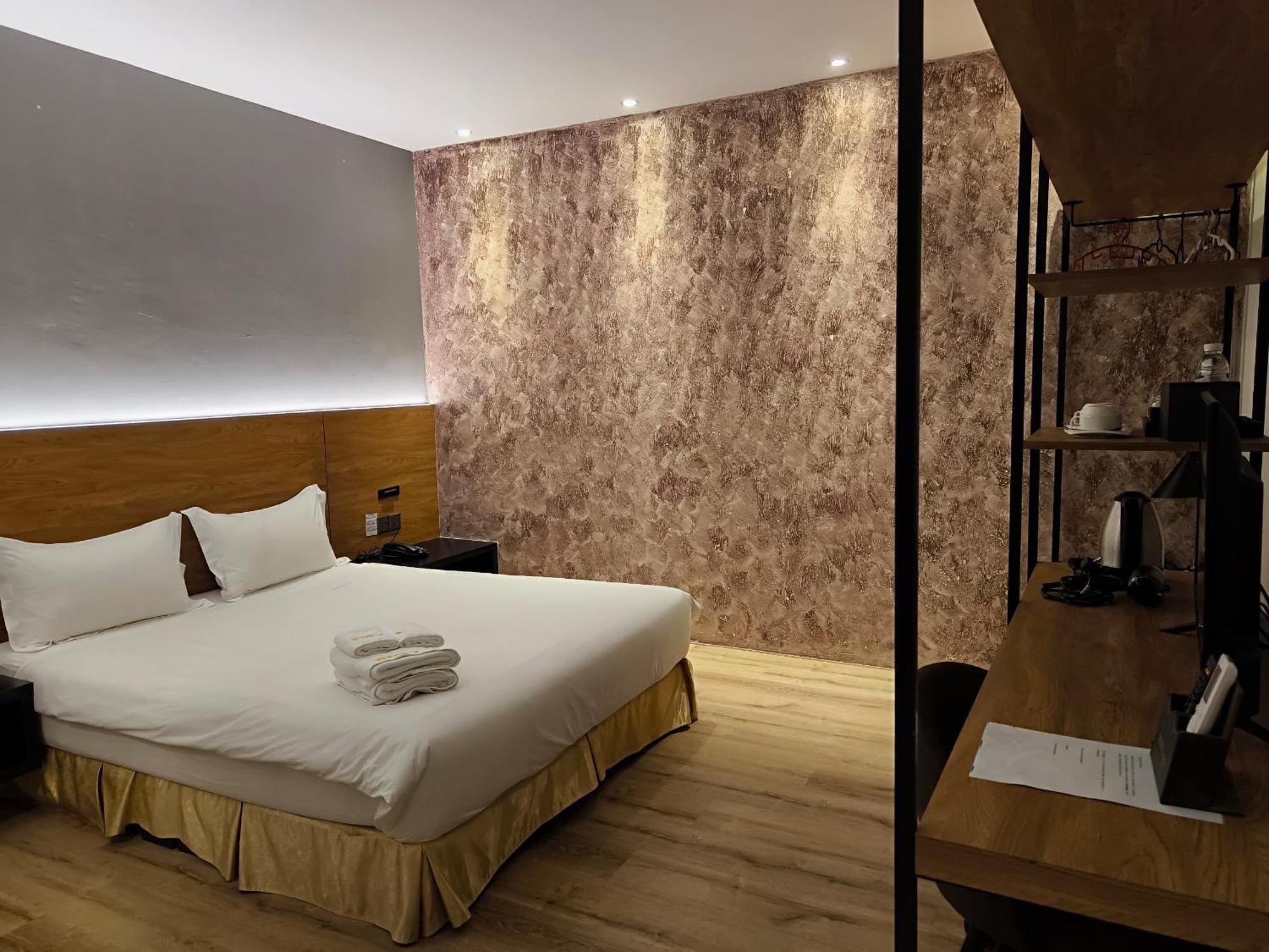 Roxy Hotel Padungan Кучинг Екстериор снимка