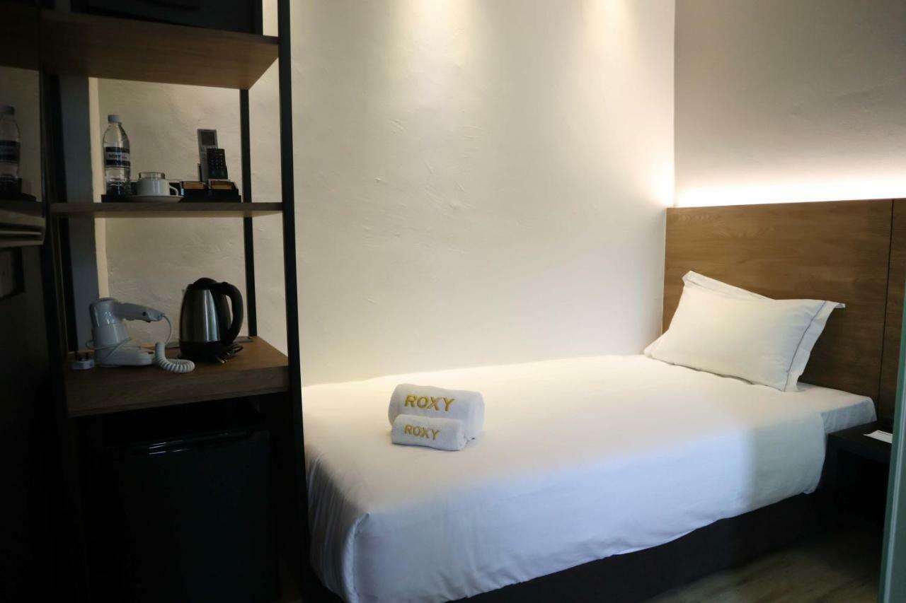 Roxy Hotel Padungan Кучинг Екстериор снимка