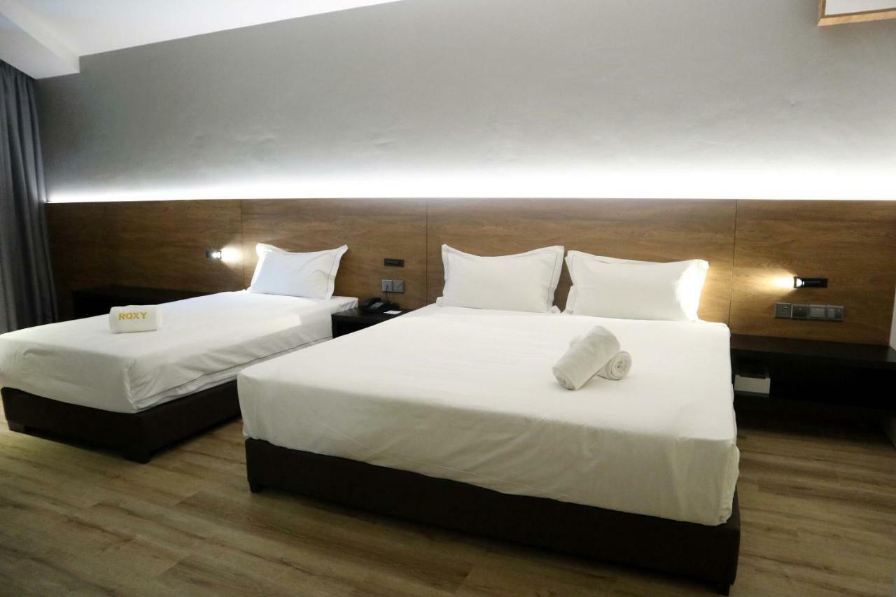 Roxy Hotel Padungan Кучинг Екстериор снимка