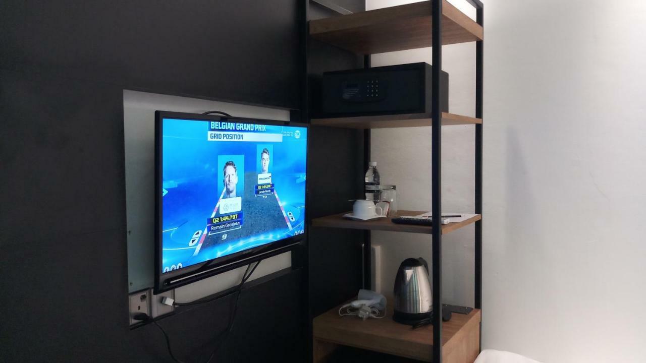 Roxy Hotel Padungan Кучинг Екстериор снимка