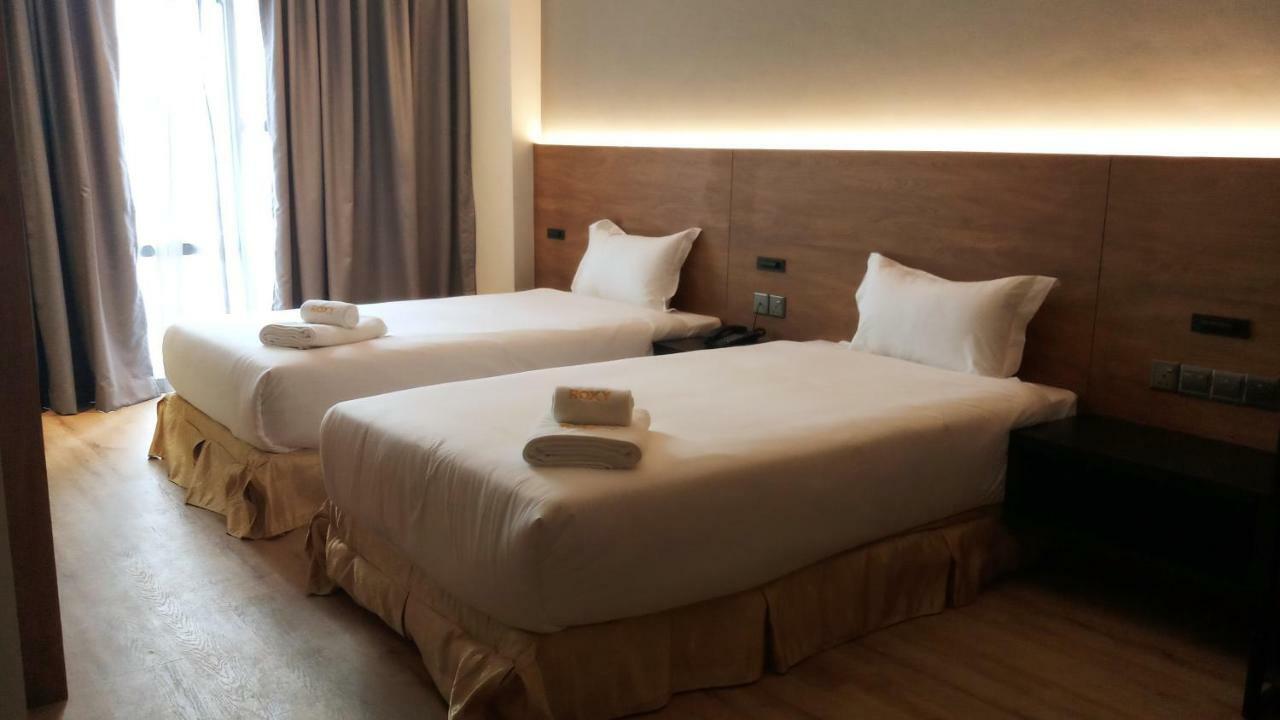 Roxy Hotel Padungan Кучинг Екстериор снимка