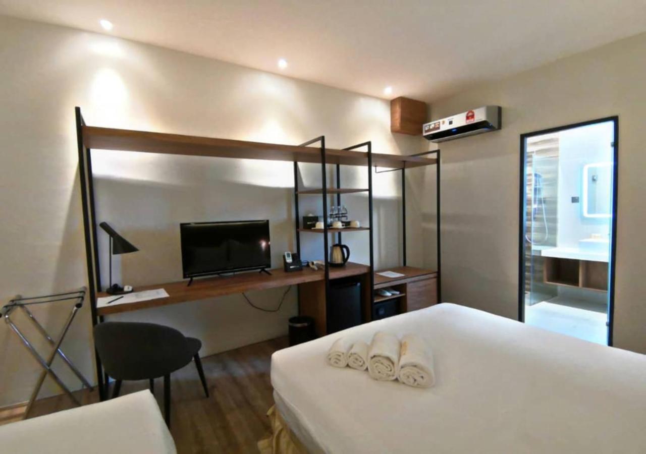 Roxy Hotel Padungan Кучинг Екстериор снимка